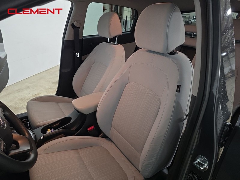 Hyundai Kona Vehicle Image 25