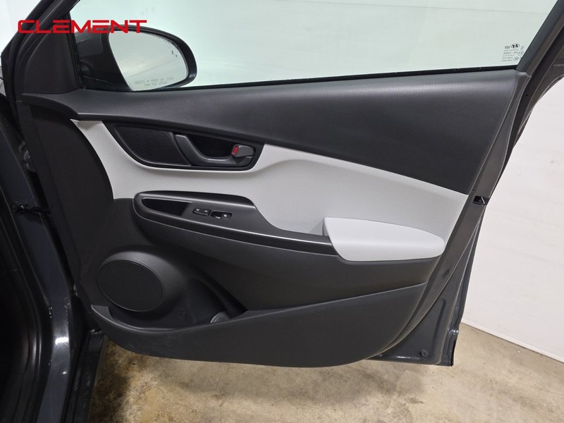 Hyundai Kona Vehicle Image 31