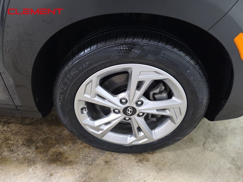 Hyundai Kona Vehicle Image 32