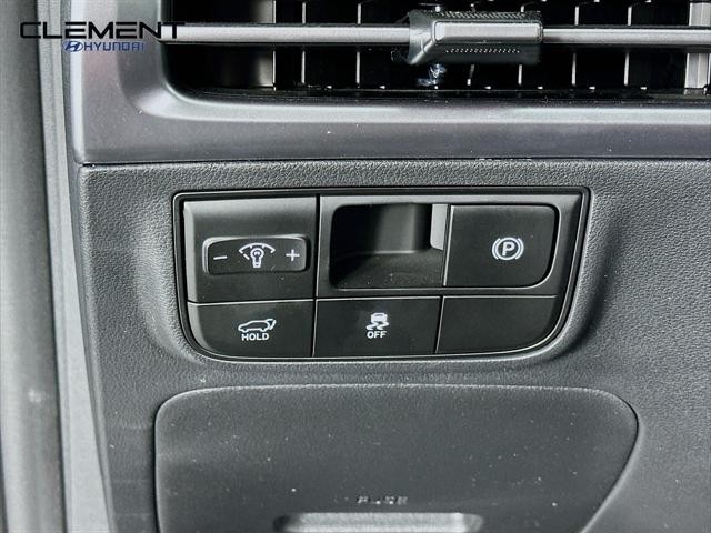 Hyundai Tucson Vehicle Full-screen Gallery Image 12