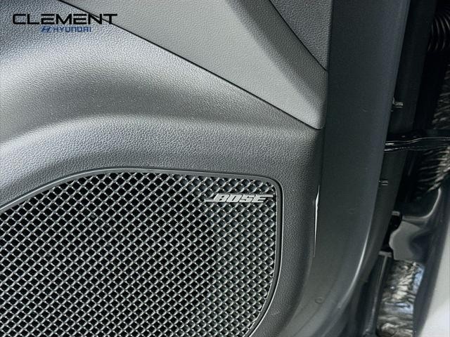 Hyundai Tucson Vehicle Full-screen Gallery Image 23