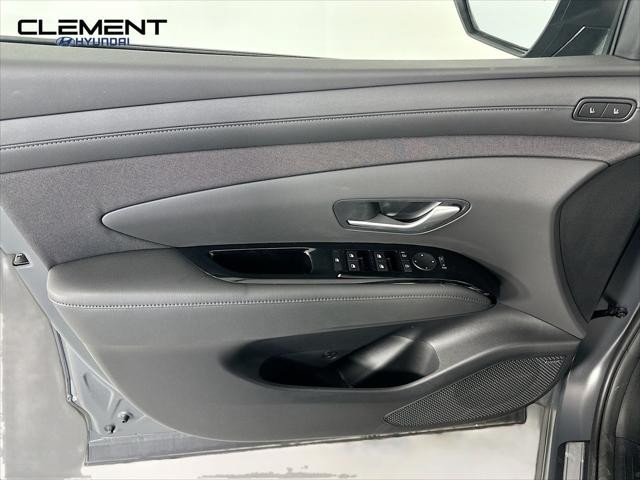 Hyundai Tucson Vehicle Full-screen Gallery Image 25