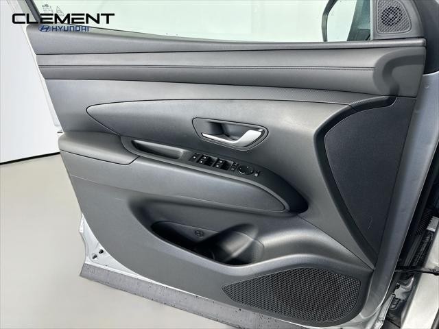 Hyundai Tucson Vehicle Full-screen Gallery Image 22