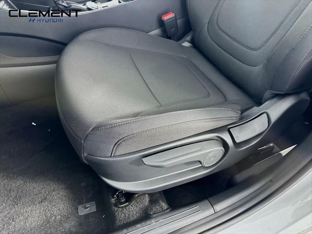 Hyundai Tucson Vehicle Full-screen Gallery Image 23