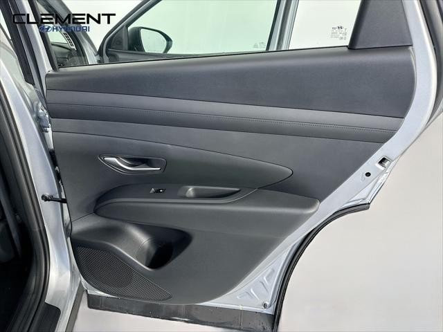 Hyundai Tucson Vehicle Full-screen Gallery Image 25