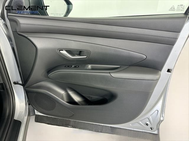 Hyundai Tucson Vehicle Full-screen Gallery Image 29