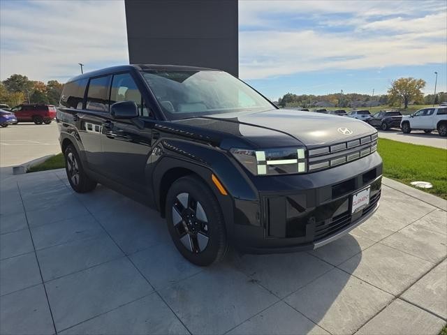 Hyundai Santa Fe Hybrid Vehicle Full-screen Gallery Image 3