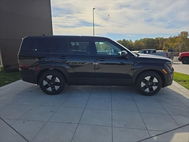 Hyundai Santa Fe Hybrid Vehicle Full-screen Gallery Image 4