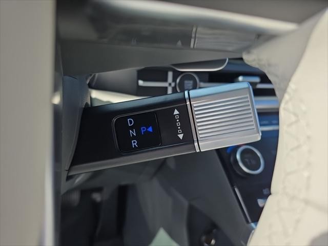 Hyundai Santa Fe Hybrid Vehicle Full-screen Gallery Image 17