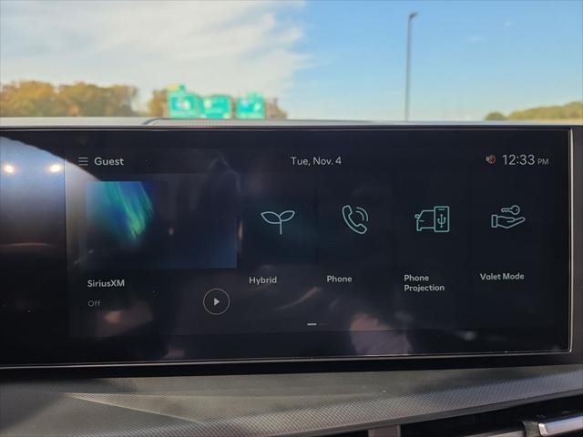 Hyundai Santa Fe Hybrid Vehicle Full-screen Gallery Image 19