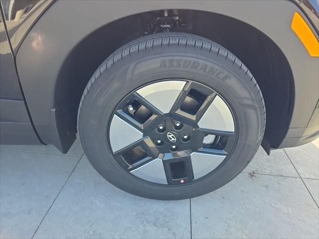 Hyundai Santa Fe Hybrid Vehicle Full-screen Gallery Image 34