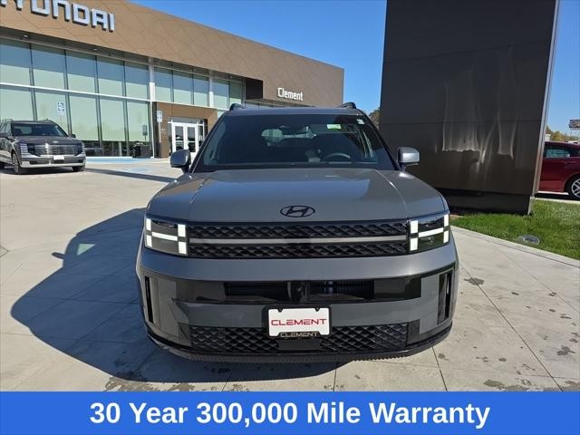 Hyundai Santa Fe Hybrid Vehicle Full-screen Gallery Image 2