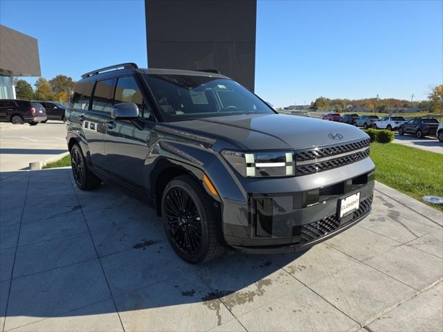 Hyundai Santa Fe Hybrid Vehicle Full-screen Gallery Image 3