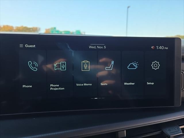 Hyundai Santa Fe Hybrid Vehicle Full-screen Gallery Image 20