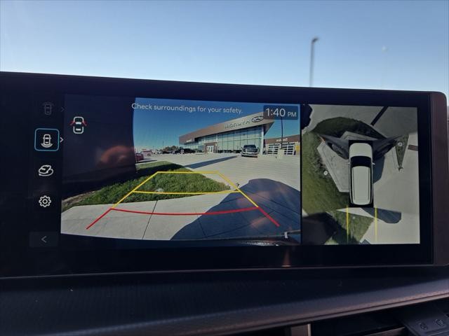 Hyundai Santa Fe Hybrid Vehicle Full-screen Gallery Image 21