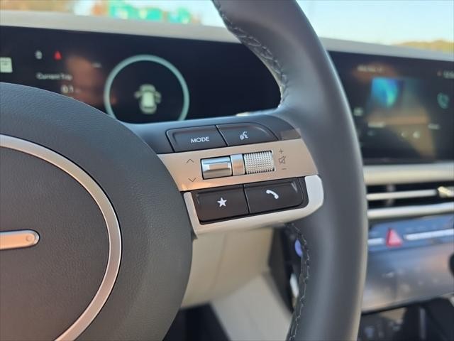 Hyundai Tucson Vehicle Full-screen Gallery Image 16