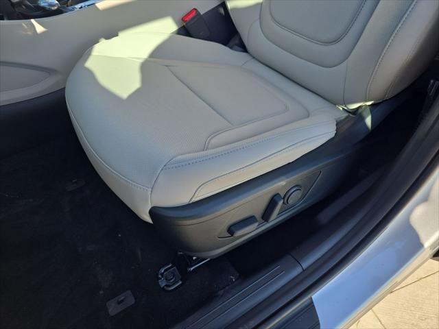 Hyundai Tucson Vehicle Full-screen Gallery Image 27