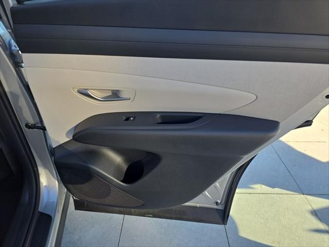 Hyundai Tucson Vehicle Full-screen Gallery Image 31