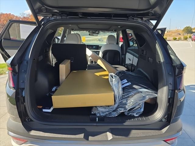 Hyundai Tucson Vehicle Full-screen Gallery Image 9