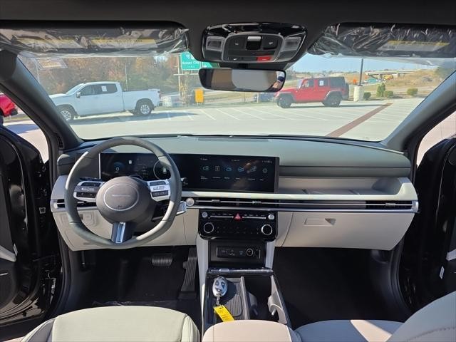 Hyundai Tucson Vehicle Full-screen Gallery Image 11