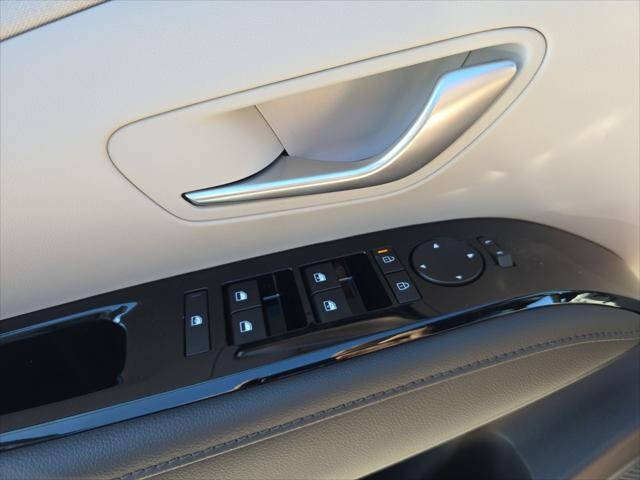 Hyundai Tucson Vehicle Full-screen Gallery Image 28