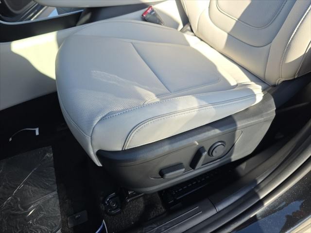 Hyundai Tucson Vehicle Full-screen Gallery Image 30