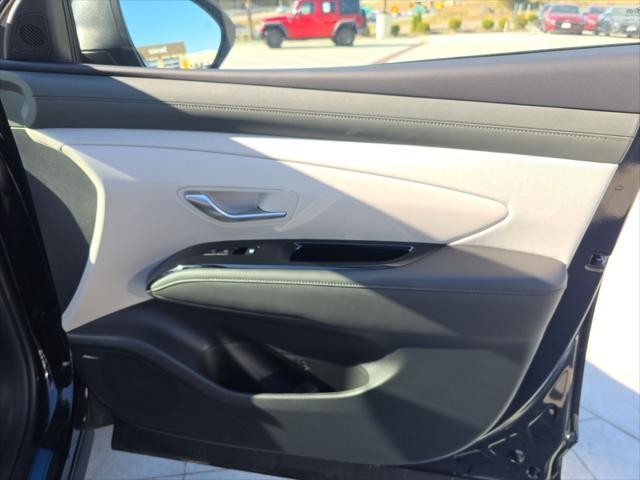 Hyundai Tucson Vehicle Full-screen Gallery Image 36