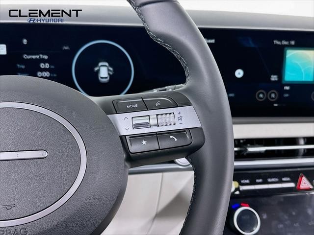 Hyundai Tucson Vehicle Full-screen Gallery Image 15