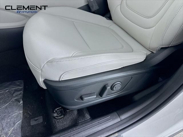 Hyundai Tucson Vehicle Full-screen Gallery Image 25