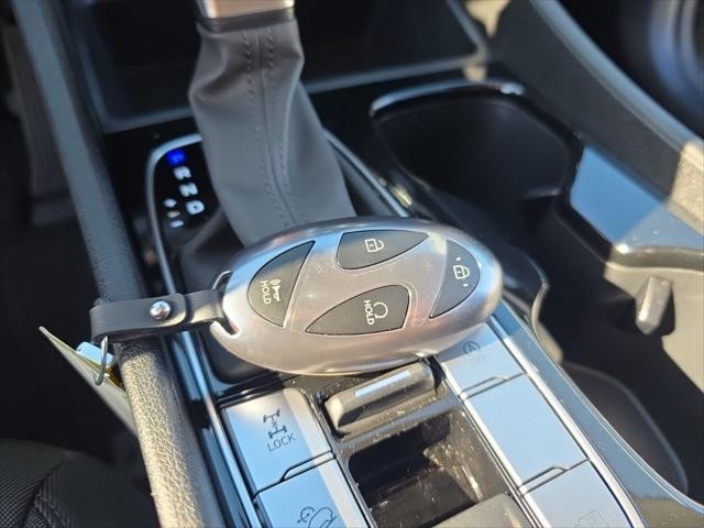 Hyundai Tucson Vehicle Full-screen Gallery Image 23