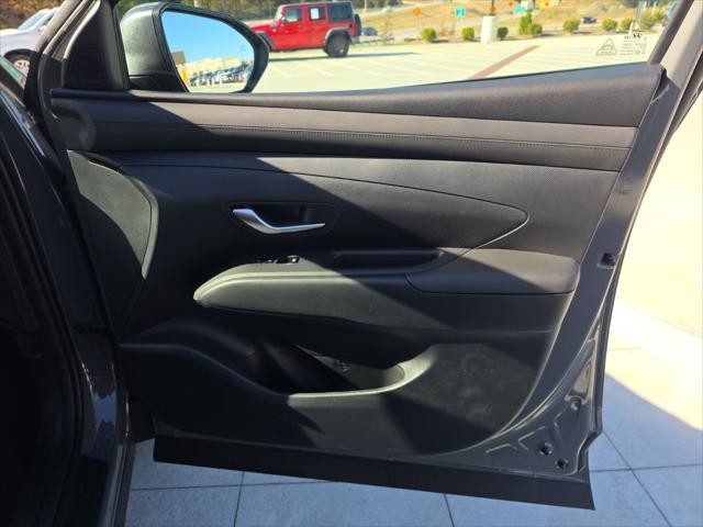 Hyundai Tucson Vehicle Full-screen Gallery Image 32