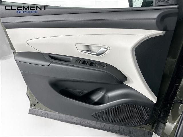 Hyundai Tucson Vehicle Full-screen Gallery Image 23