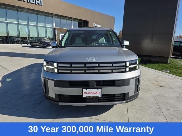 Hyundai Santa Fe Hybrid Vehicle Full-screen Gallery Image 2