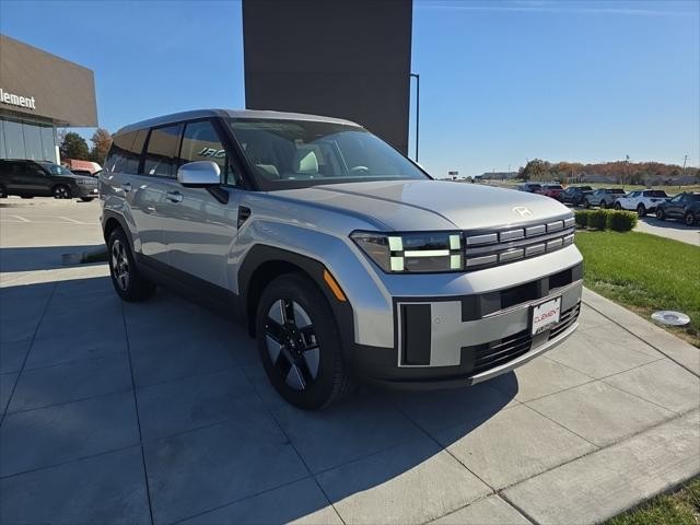 Hyundai Santa Fe Hybrid Vehicle Full-screen Gallery Image 3