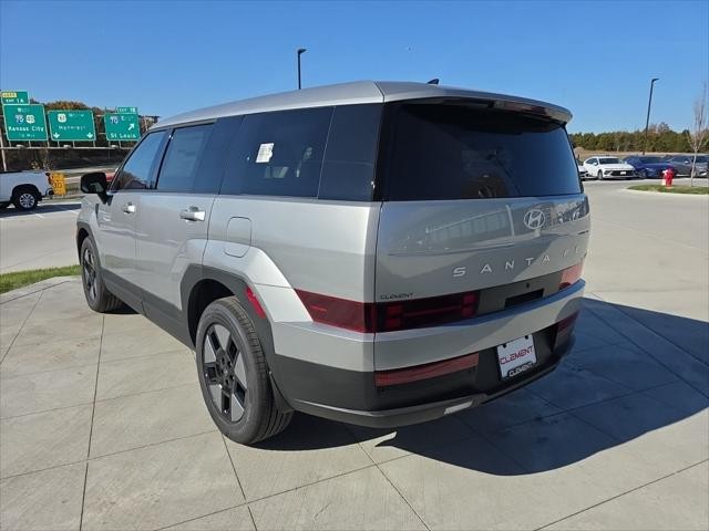 Hyundai Santa Fe Hybrid Vehicle Full-screen Gallery Image 8