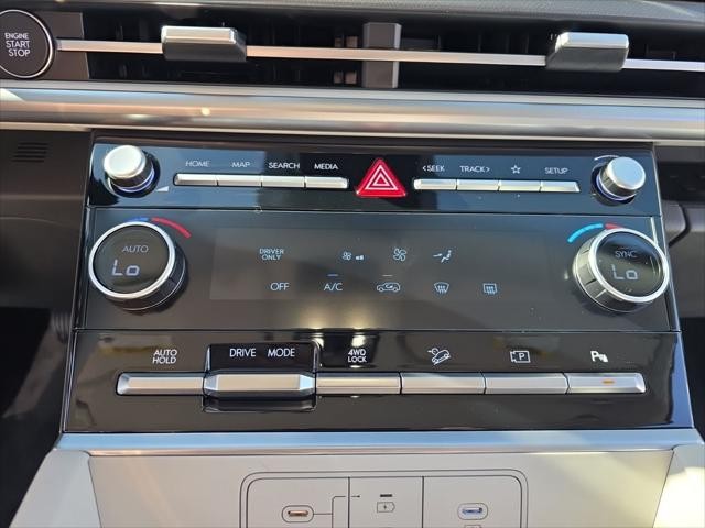 Hyundai Santa Fe Hybrid Vehicle Full-screen Gallery Image 22