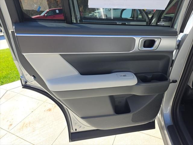 Hyundai Santa Fe Hybrid Vehicle Full-screen Gallery Image 28