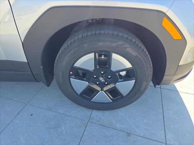 Hyundai Santa Fe Hybrid Vehicle Full-screen Gallery Image 34