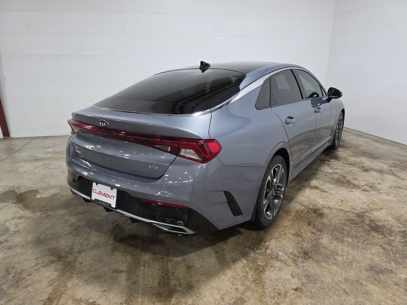 Kia K5 Vehicle Full-screen Gallery Image 6