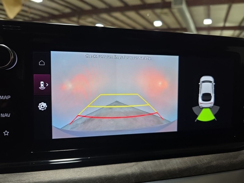 Kia K5 Vehicle Full-screen Gallery Image 22