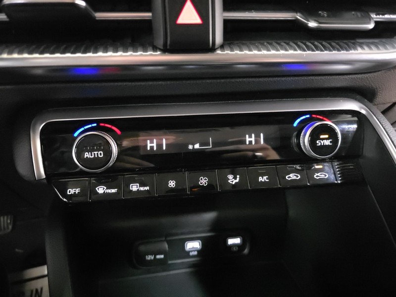 Kia K5 Vehicle Full-screen Gallery Image 23