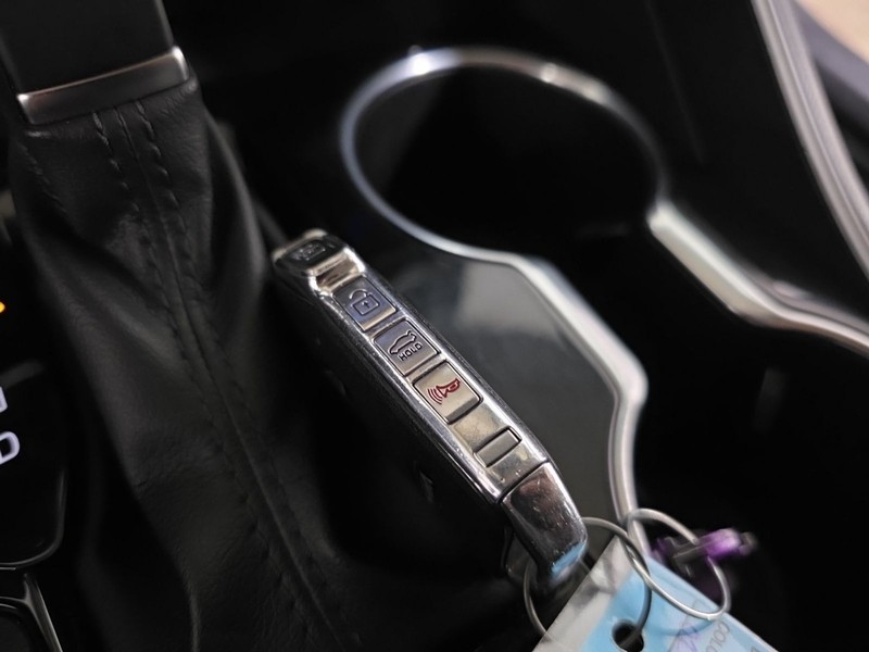 Kia K5 Vehicle Full-screen Gallery Image 24