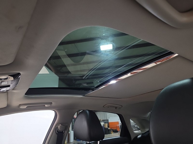 Kia K5 Vehicle Full-screen Gallery Image 28