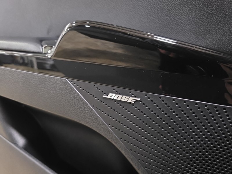 Kia K5 Vehicle Full-screen Gallery Image 32