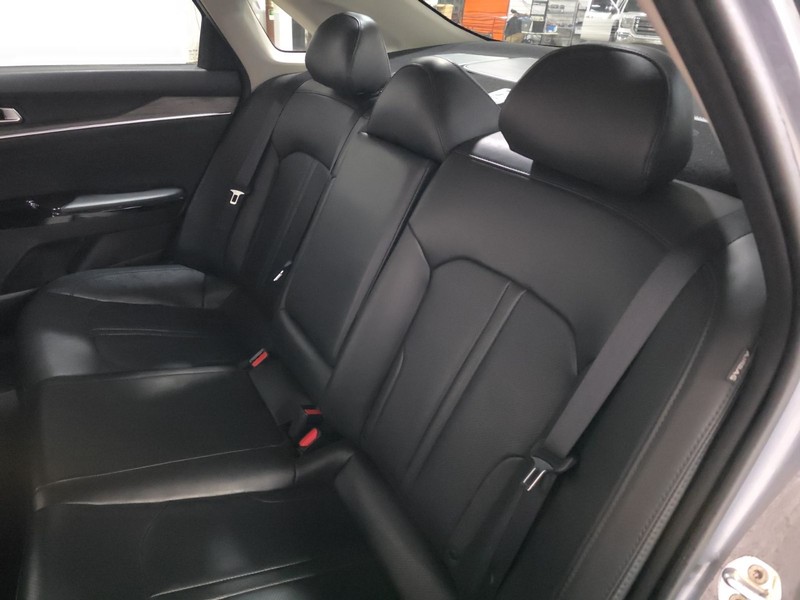 Kia K5 Vehicle Full-screen Gallery Image 38