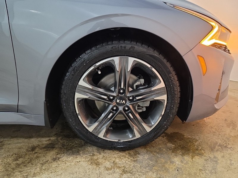 Kia K5 Vehicle Full-screen Gallery Image 42