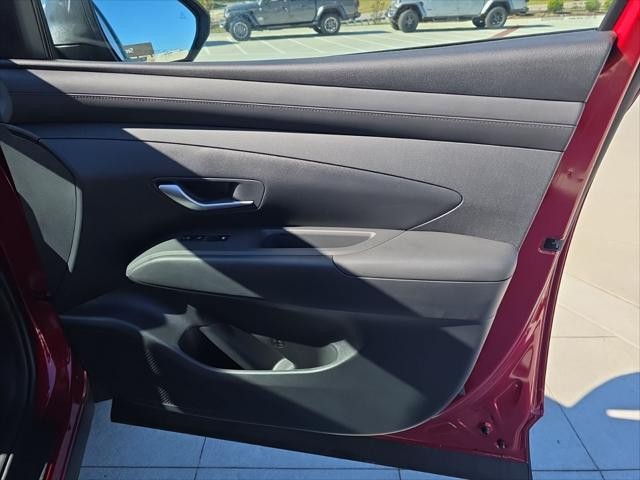 Hyundai Tucson Vehicle Full-screen Gallery Image 30