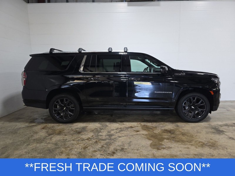 Chevrolet Suburban Vehicle Full-screen Gallery Image 04