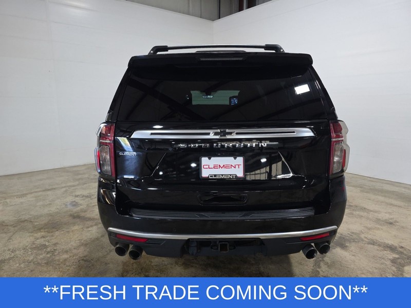 Chevrolet Suburban Vehicle Full-screen Gallery Image 06