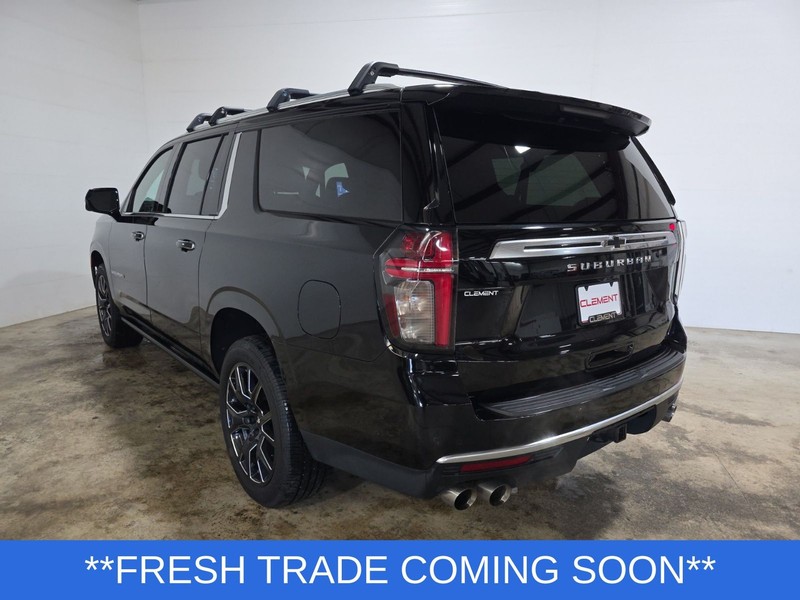 Chevrolet Suburban Vehicle Full-screen Gallery Image 07